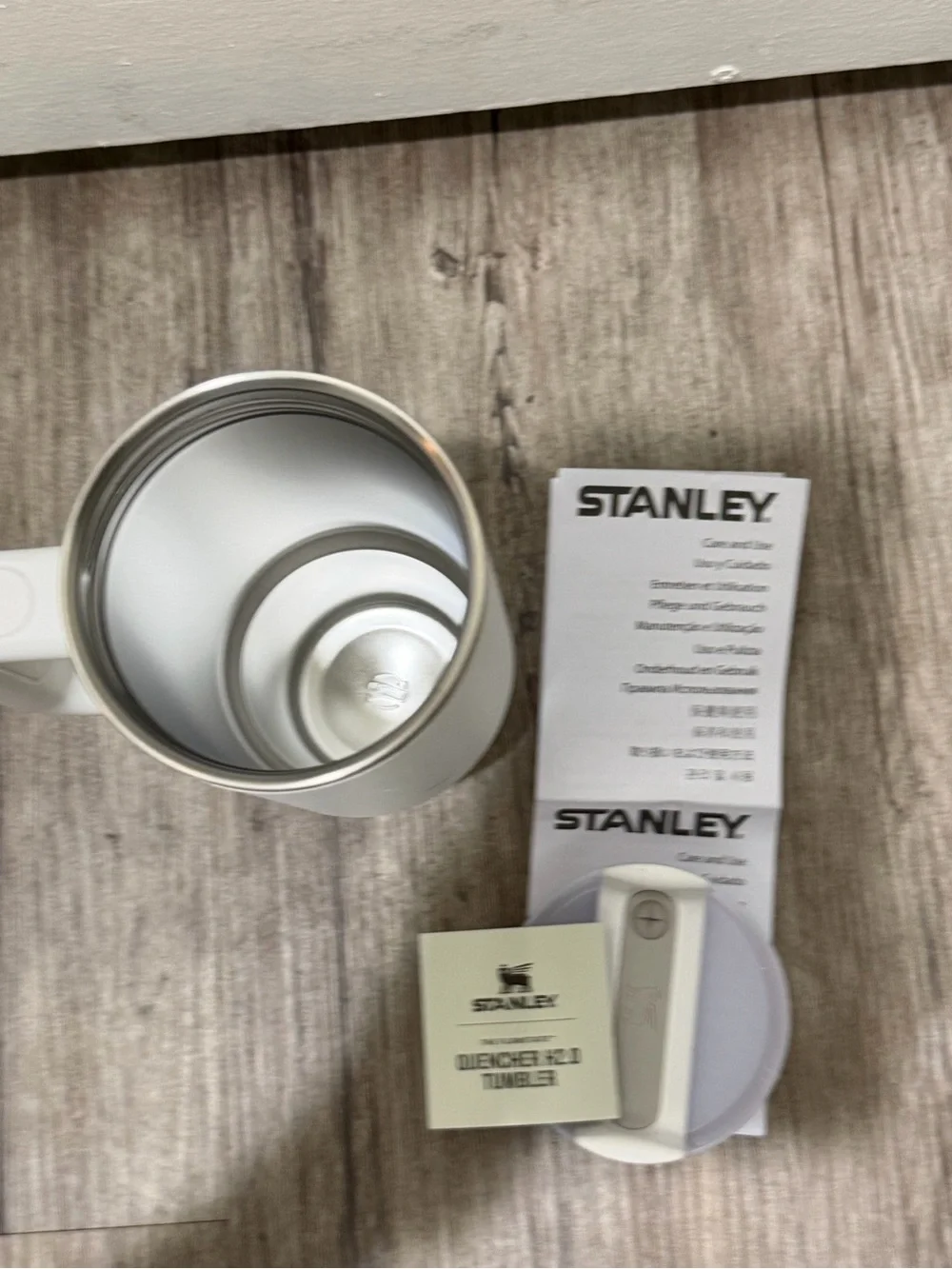 Stanley 30 oz Quencher H2.0 Flowstate Tumbler Frost White NEW No Straw See Flaw - Picture 5 of 10